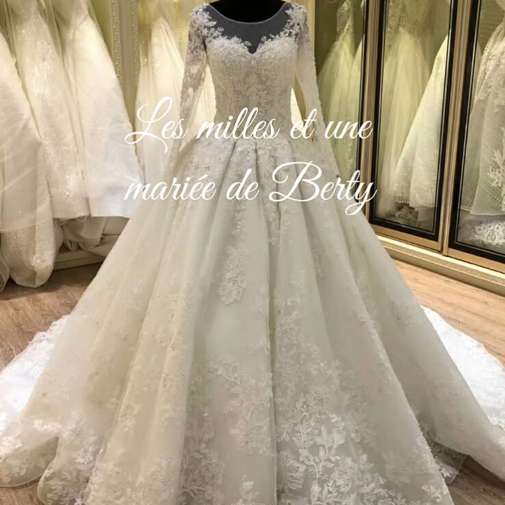 AZIA Robe de mariée princesse, dentelle longue manche, lacets au dos, large selon la demande.